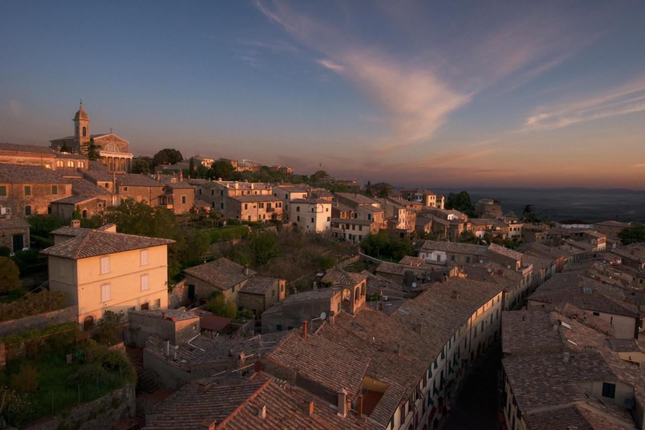 Hotel Vecchia Oliviera Montalcino Esterno foto