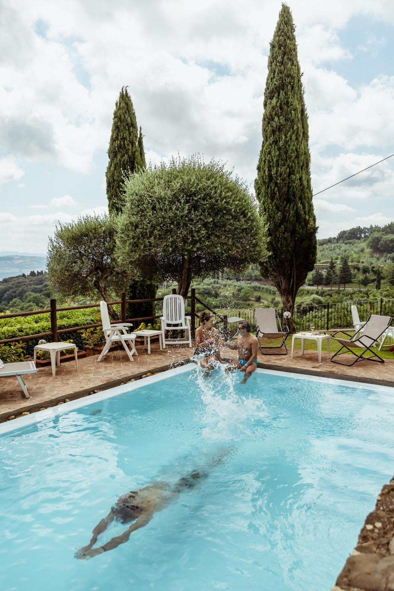 Hotel Vecchia Oliviera Montalcino Esterno foto