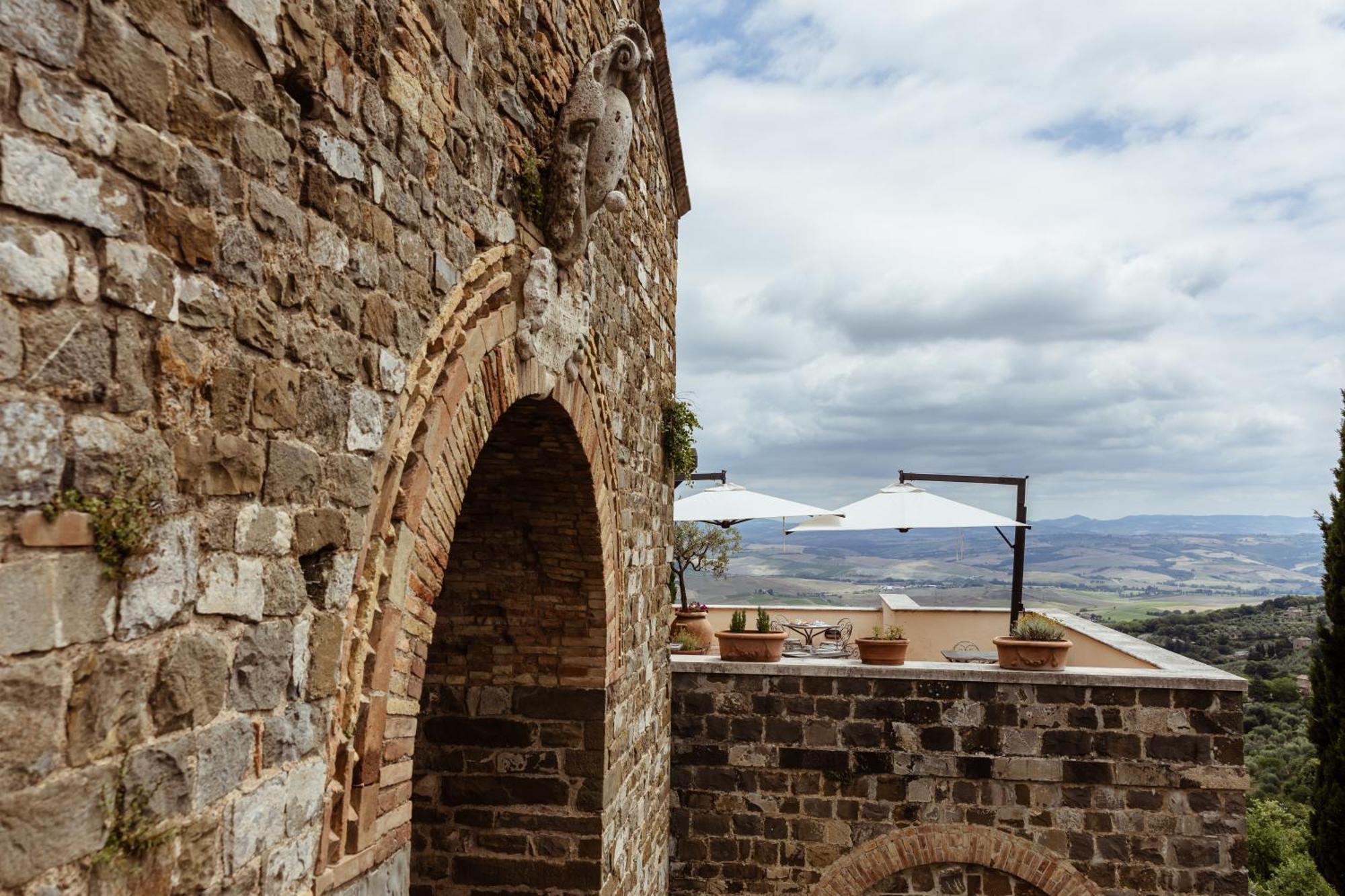 Hotel Vecchia Oliviera Montalcino Esterno foto