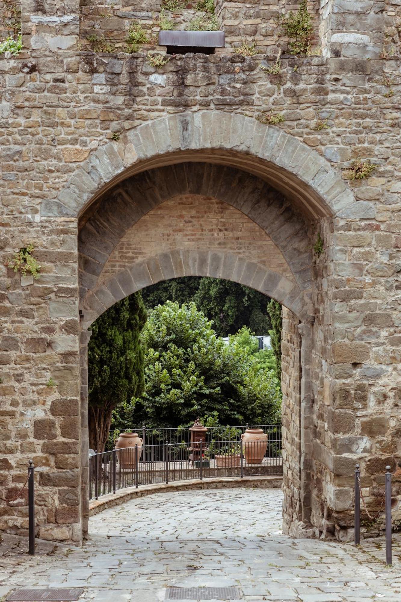 Hotel Vecchia Oliviera Montalcino Esterno foto